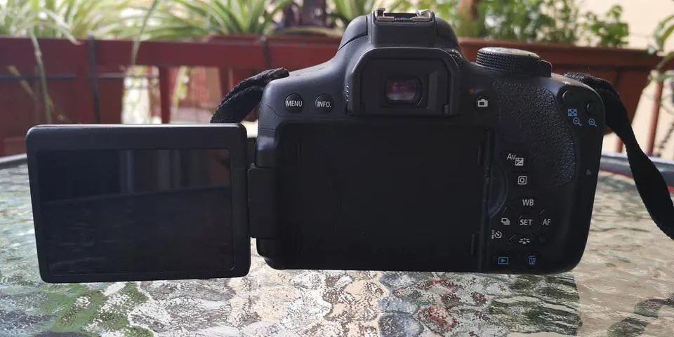 Canon EOS 750D mit Objektiv