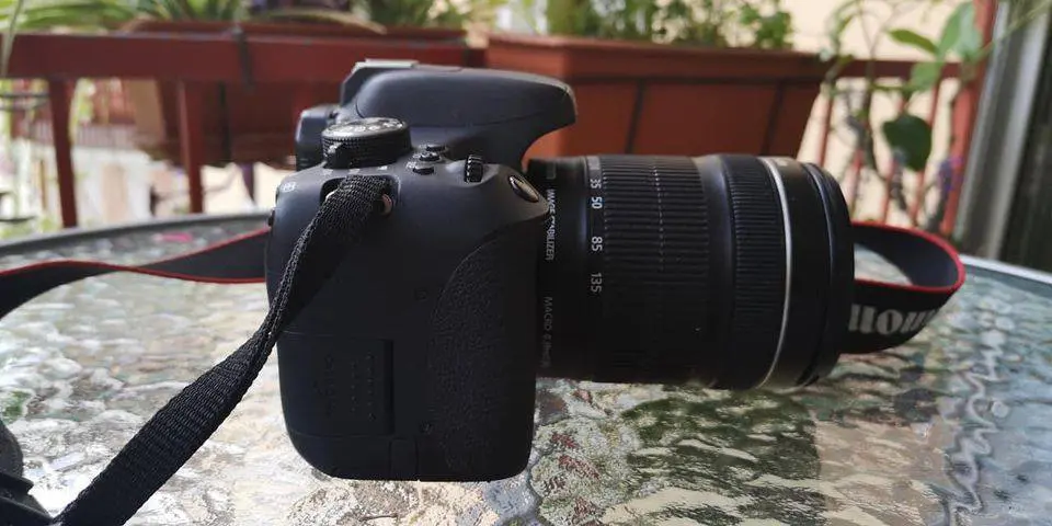 Canon EOS 750D mit Objektiv