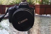Canon EOS 750D mit Objektiv