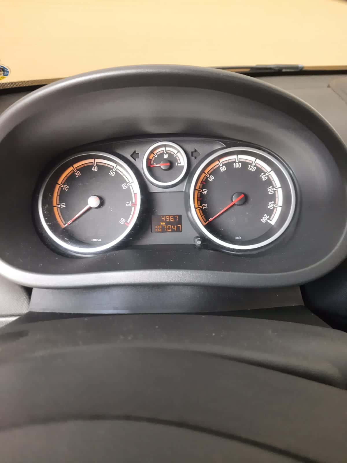 Verkaufe OPEL Corsa 1.2 Benzin (auch für Führerscheinneulinge geeignet)