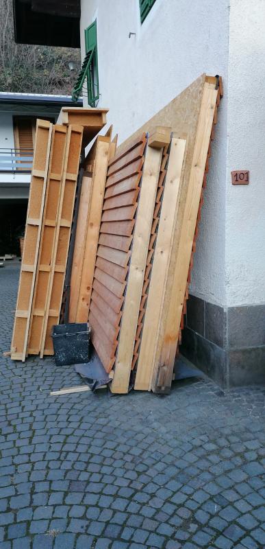 Holzhaus in Lärche 4x8m isoliert