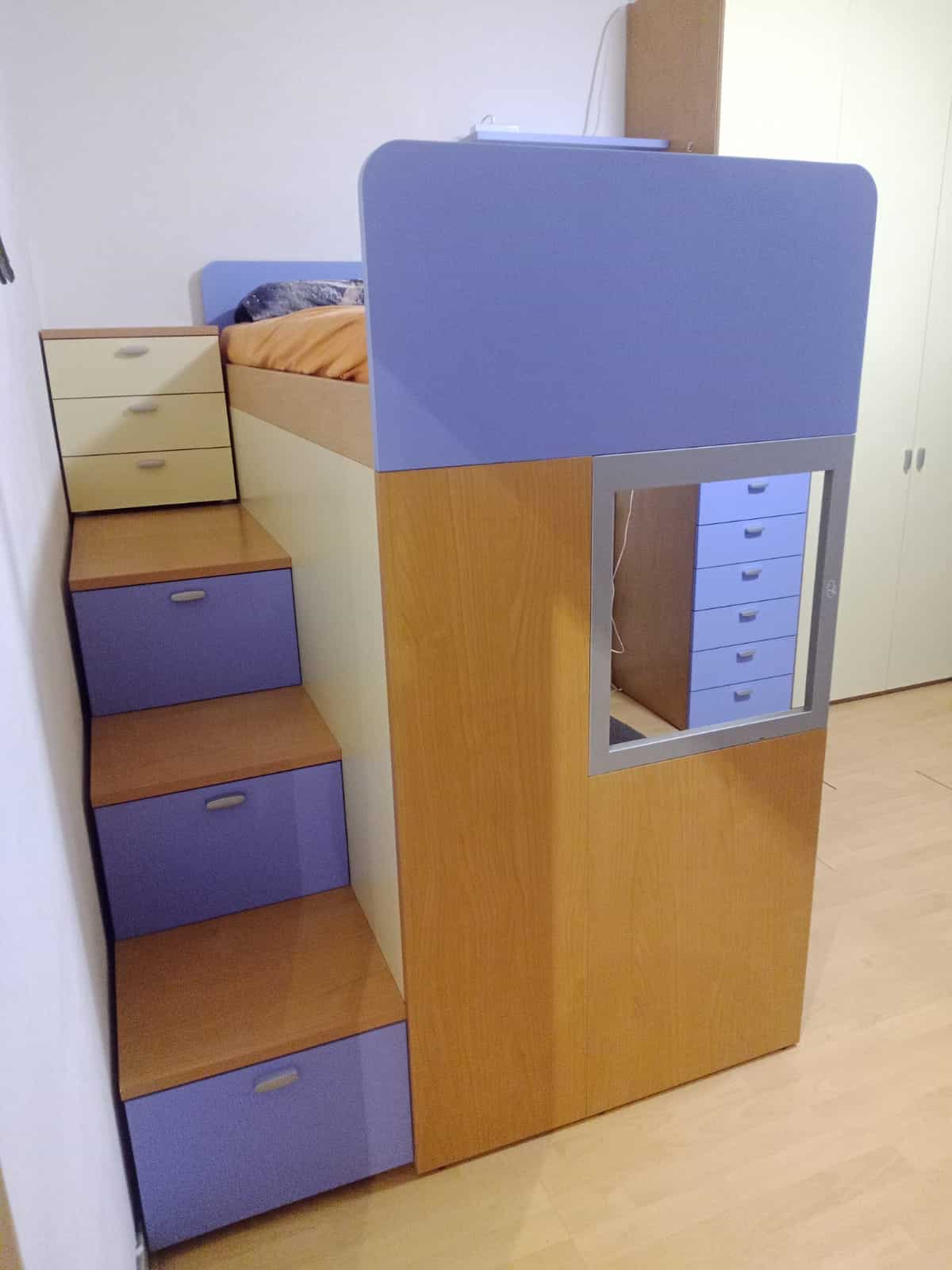 Kinderzimmer (Stockbett mit 2 Betten, 1 Sofa)