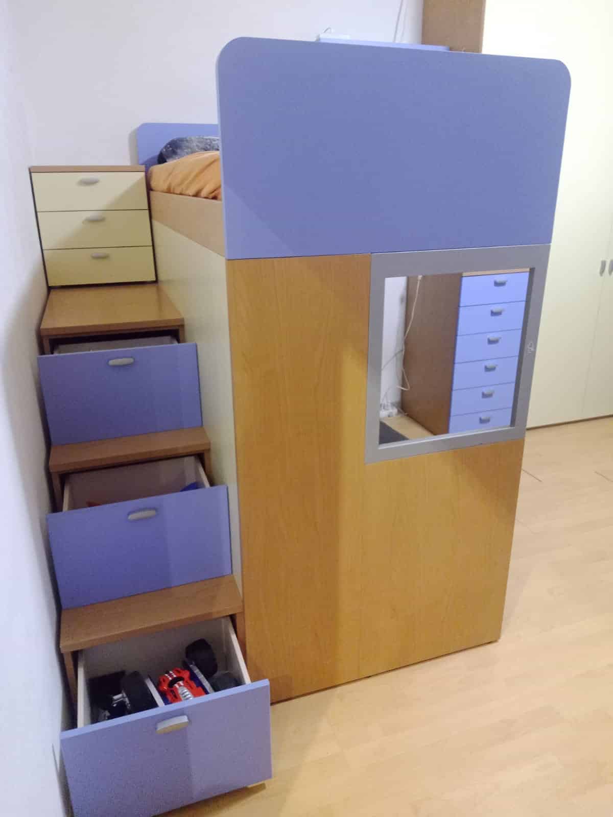 Kinderzimmer (Stockbett mit 2 Betten, 1 Sofa)