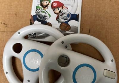 Mario Kart Spiel für Nintendo Wii mit 2 Lenkrädern, guter Zustand