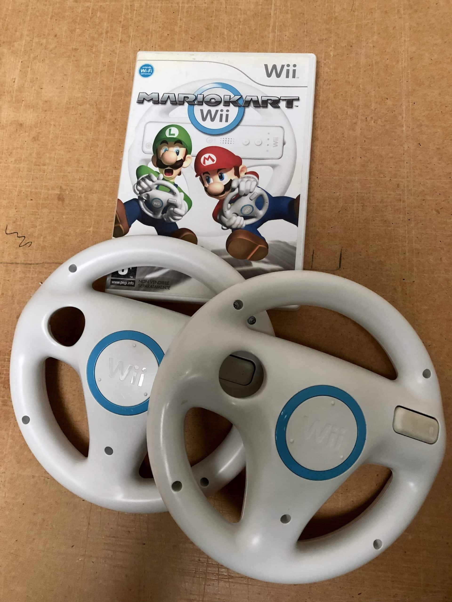 Mario Kart Spiel für Nintendo Wii mit 2 Lenkrädern, guter Zustand