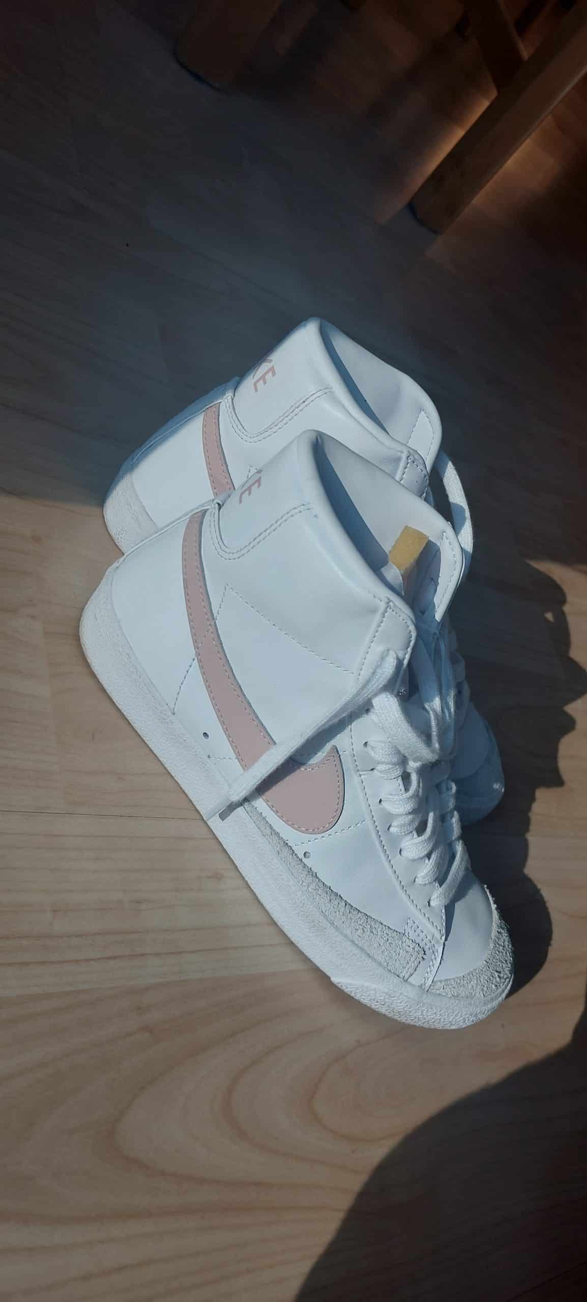 Verkaufe neue Nike-Schuhe, Größe 38