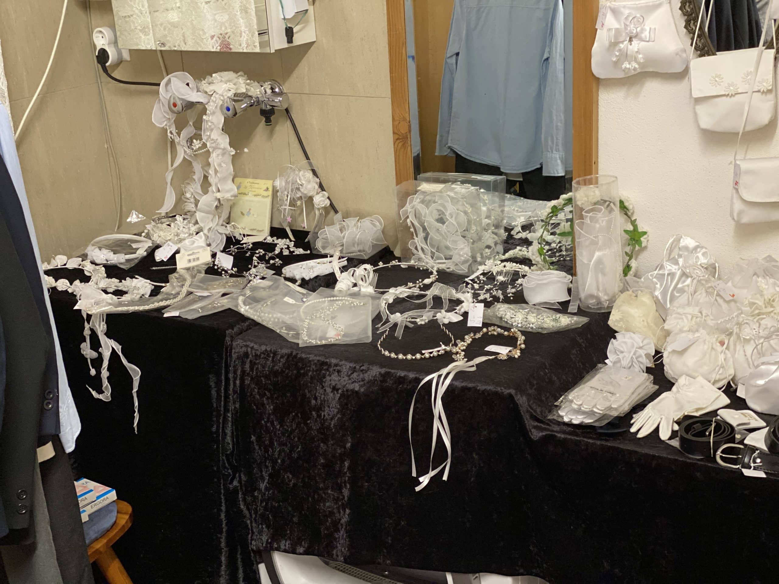 Erstkommunion-Bekleidung und Zubehör