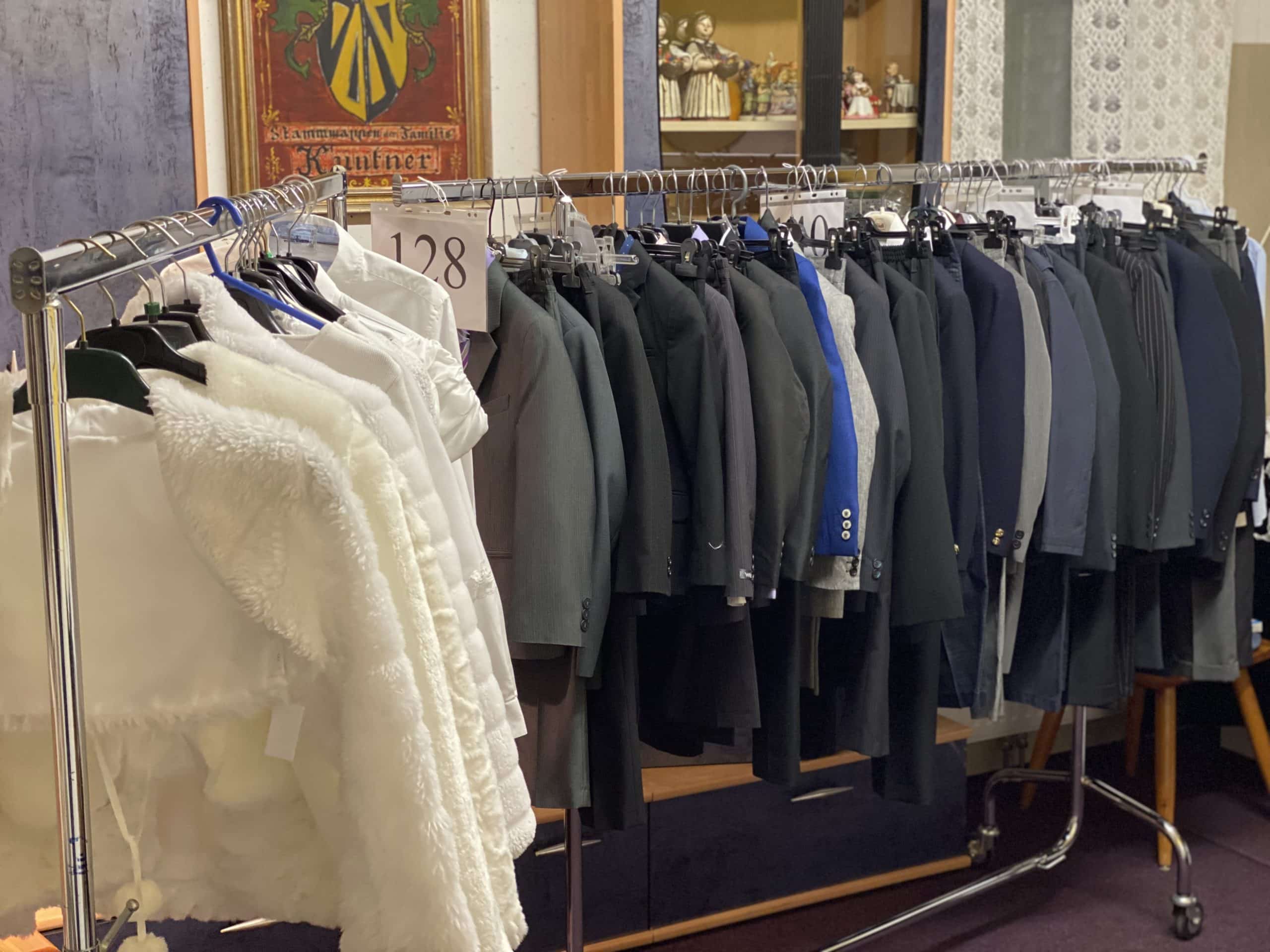 Erstkommunion-Bekleidung und Zubehör