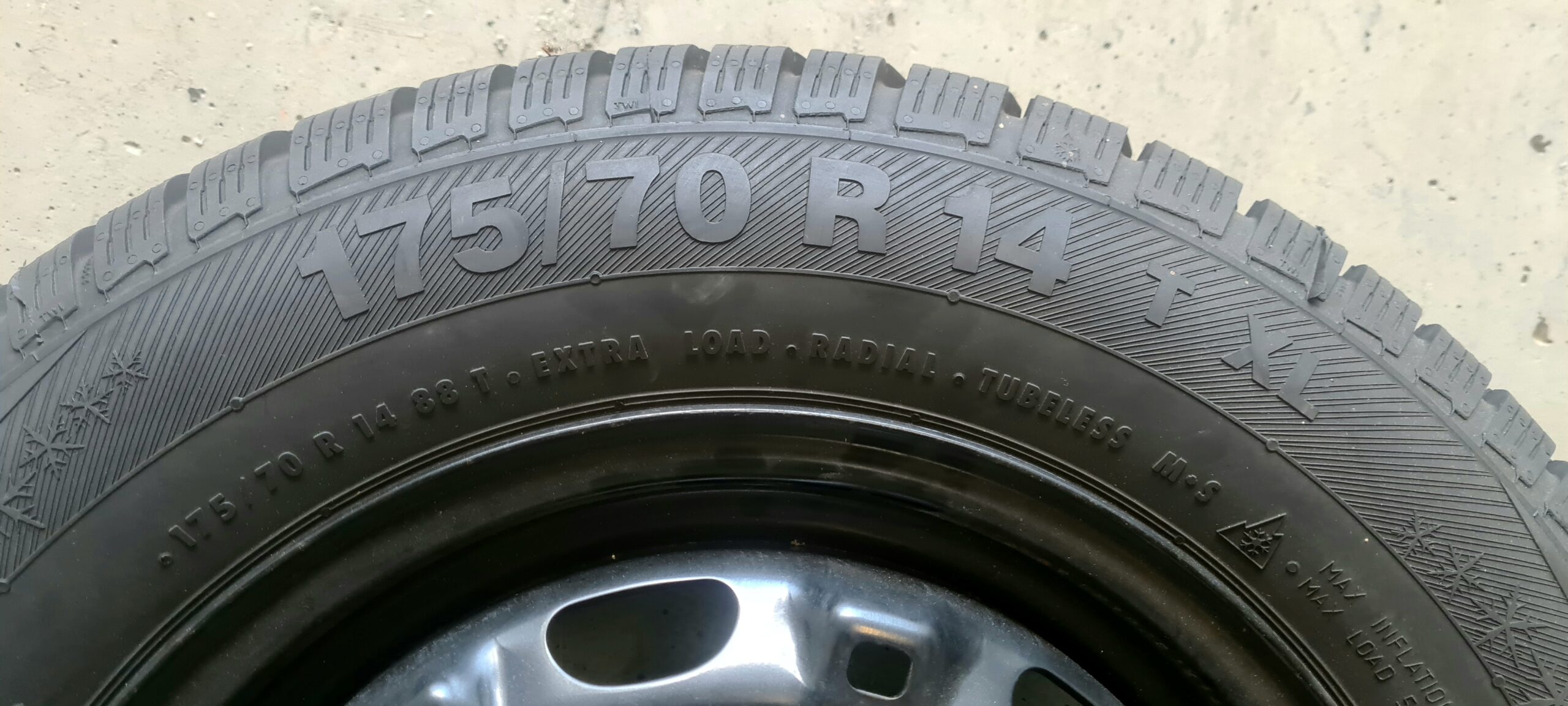 Verkaufe Winterreifen komplett mit Stahlfelgen