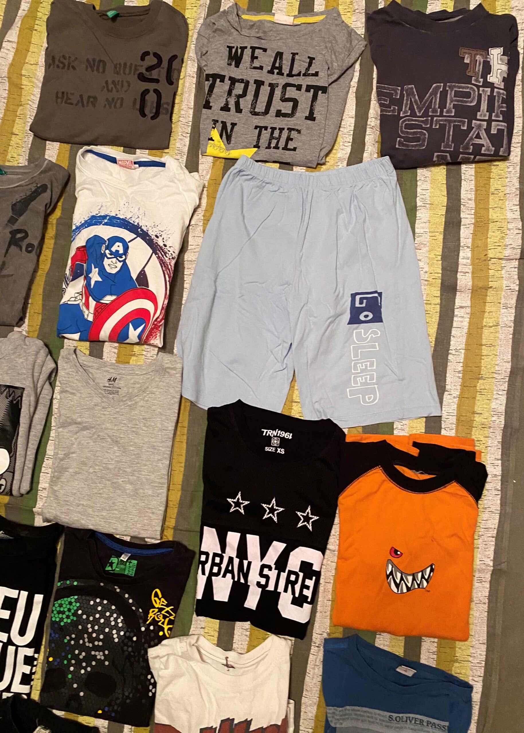 Jugendkleidung im Verkauf