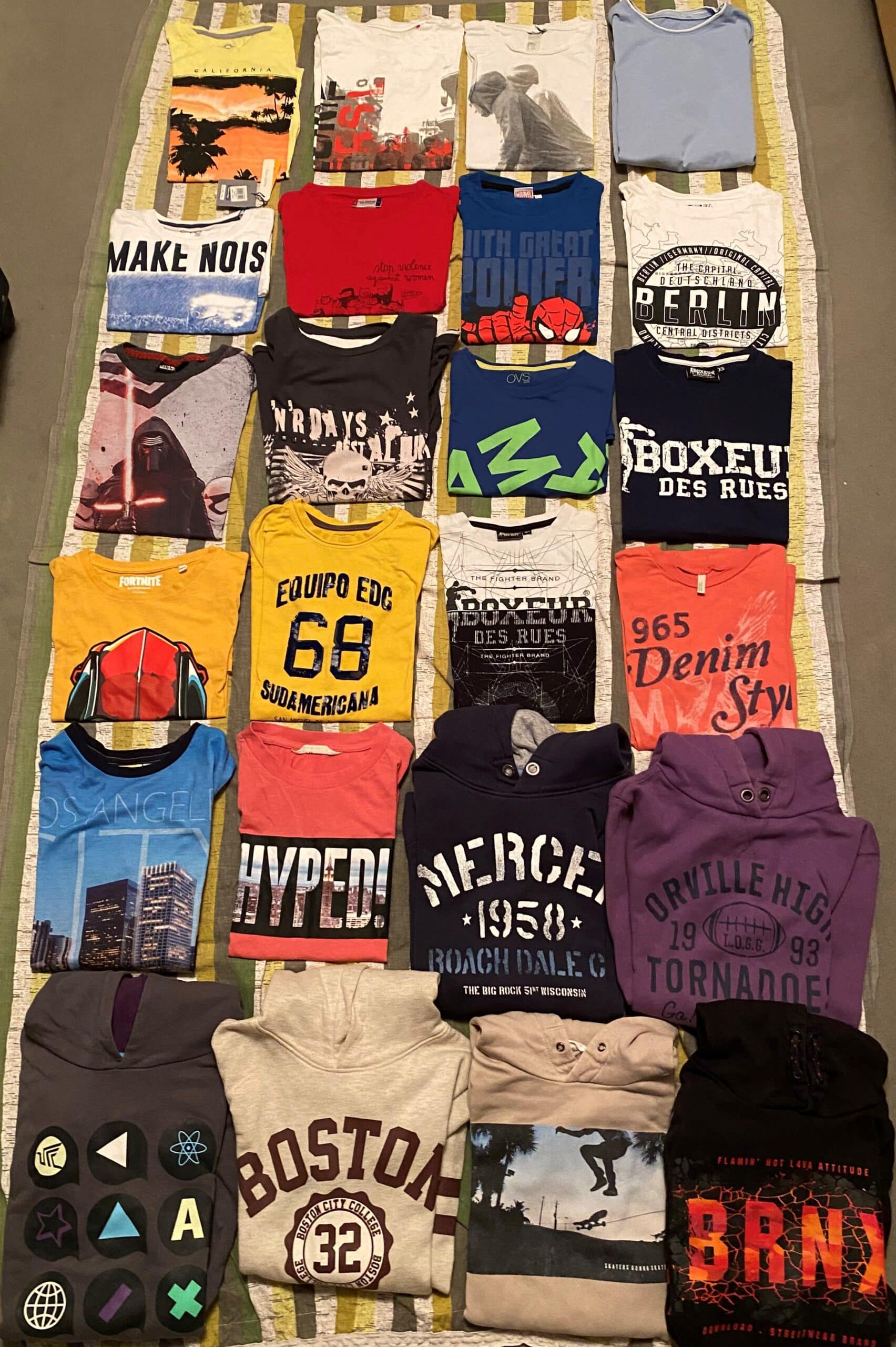 Jugendkleidung im Verkauf