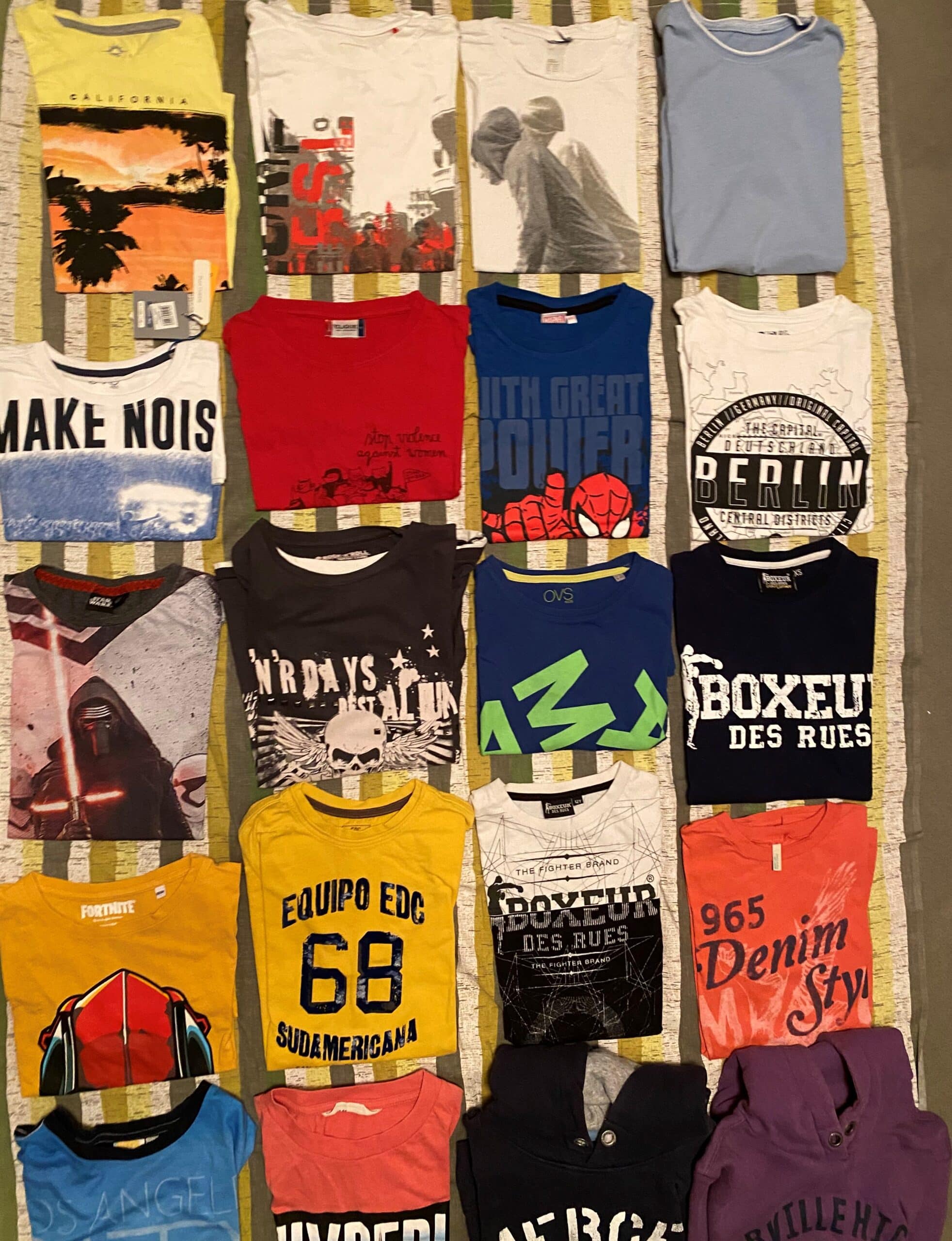 Jugendkleidung im Verkauf