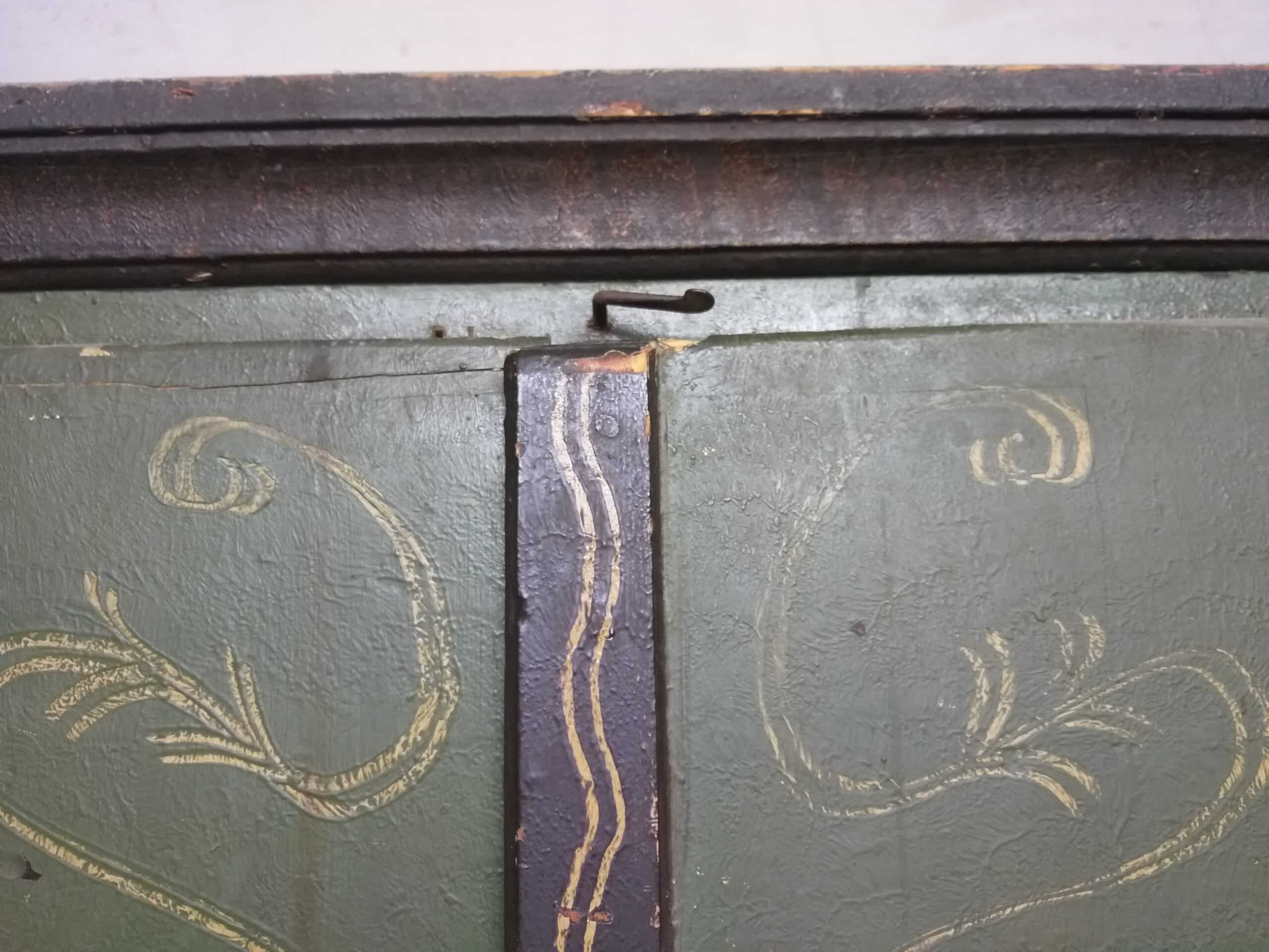 Alter Bauernschrank