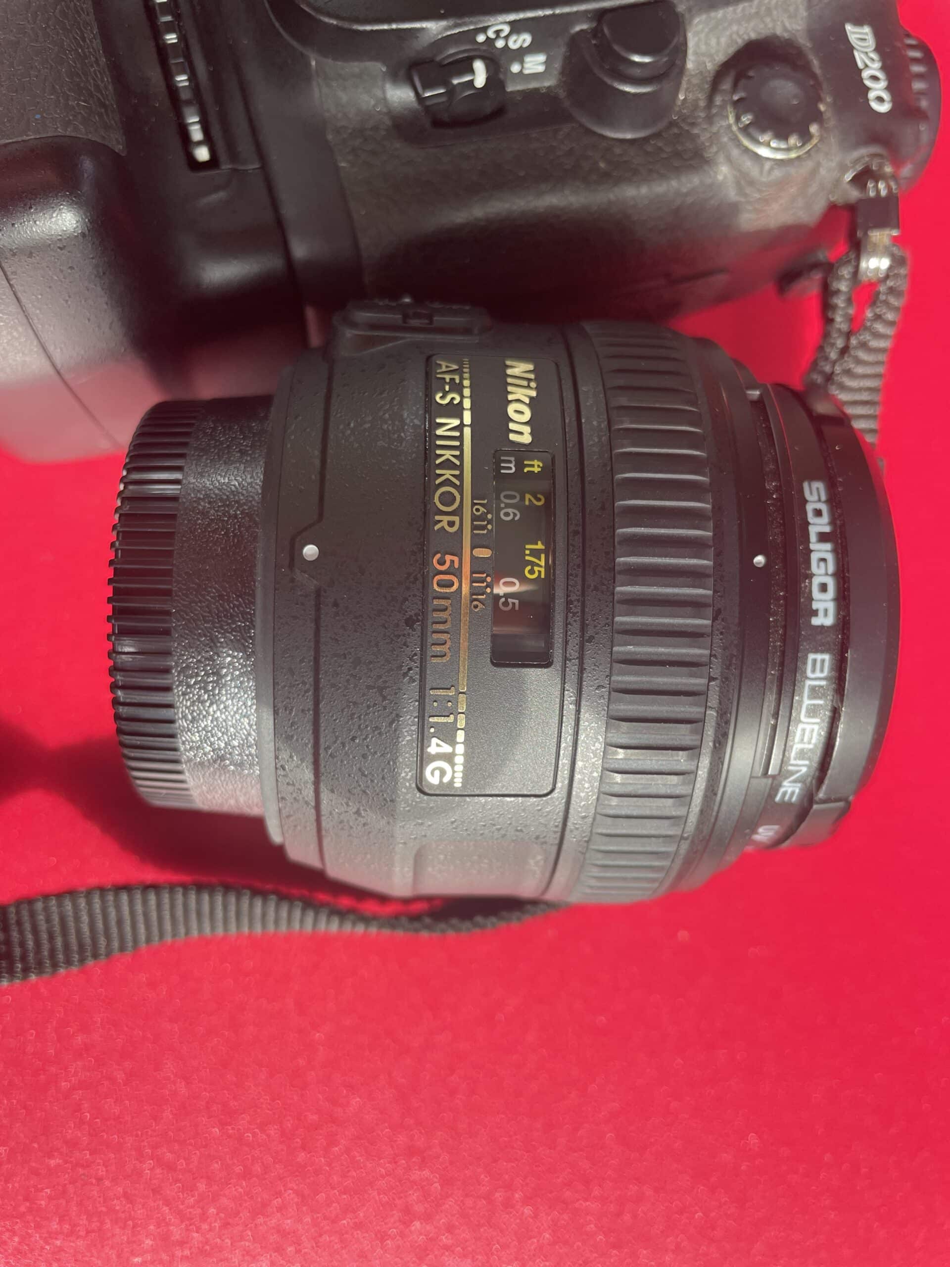 Nikon D200 mit Objekive und verschiedenes Zubehör