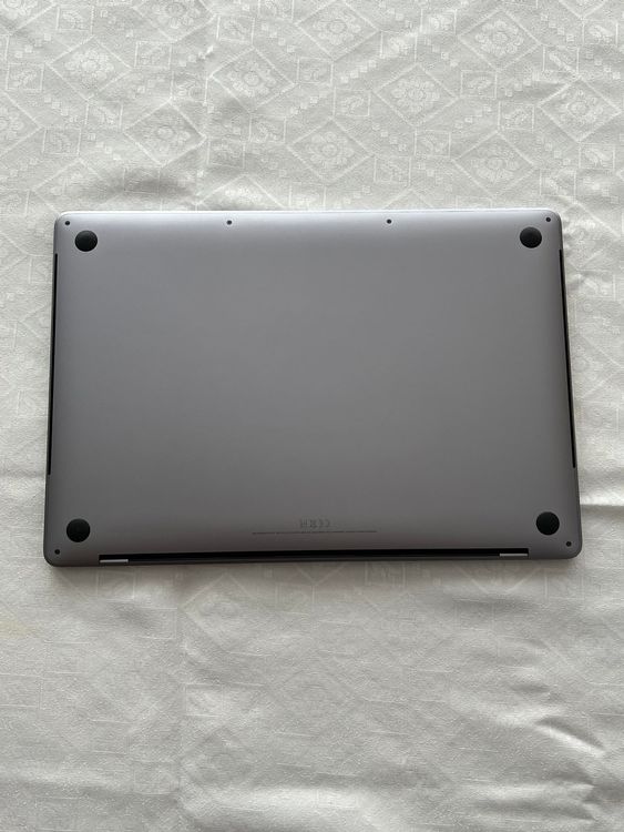 MacBook Pro 15″(Late 2019, Intel Core i9, 1TB SSD, 16GB RAM)