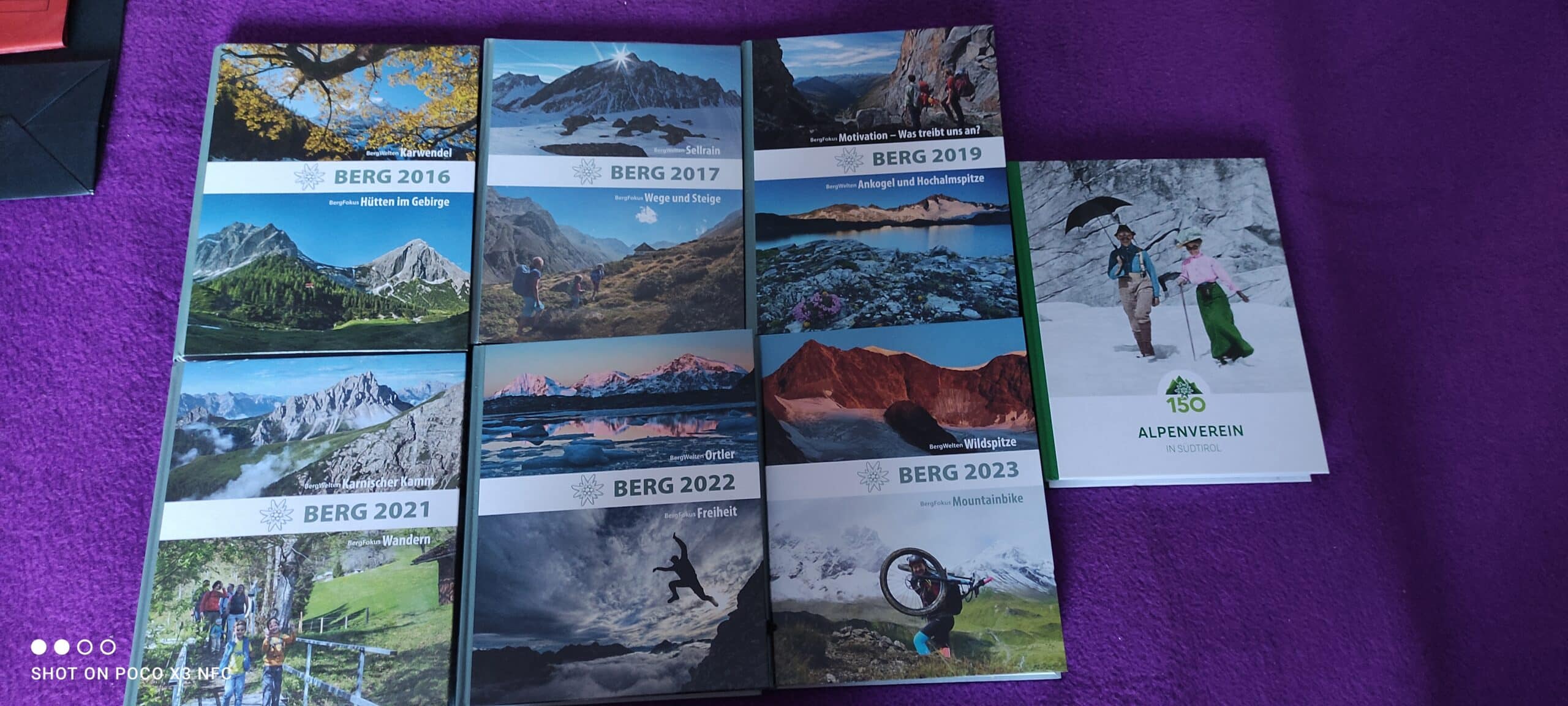 AVS Bücher teilw noch mit Folie verpackt