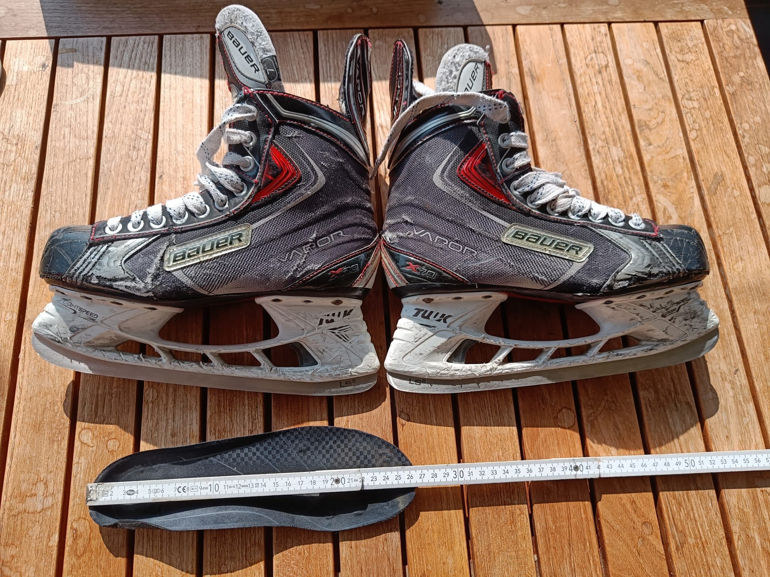 VERSCHIEDENE HOCKEY SCHLITTSCHUHE