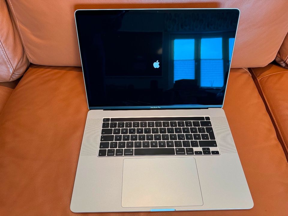 Apple MacBook Pro 16″ mit Core i9, 1 TB, 32 GB, 8 GB Grafik – Top!