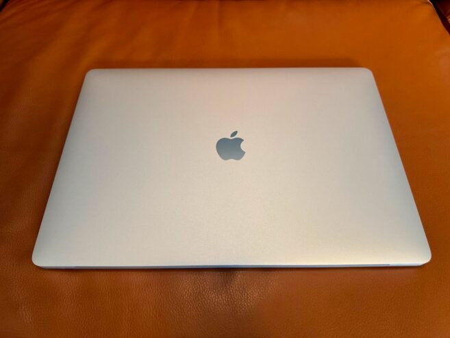 Apple MacBook Pro 16″ mit Core i9, 1 TB, 32 GB, 8 GB Grafik – Top!