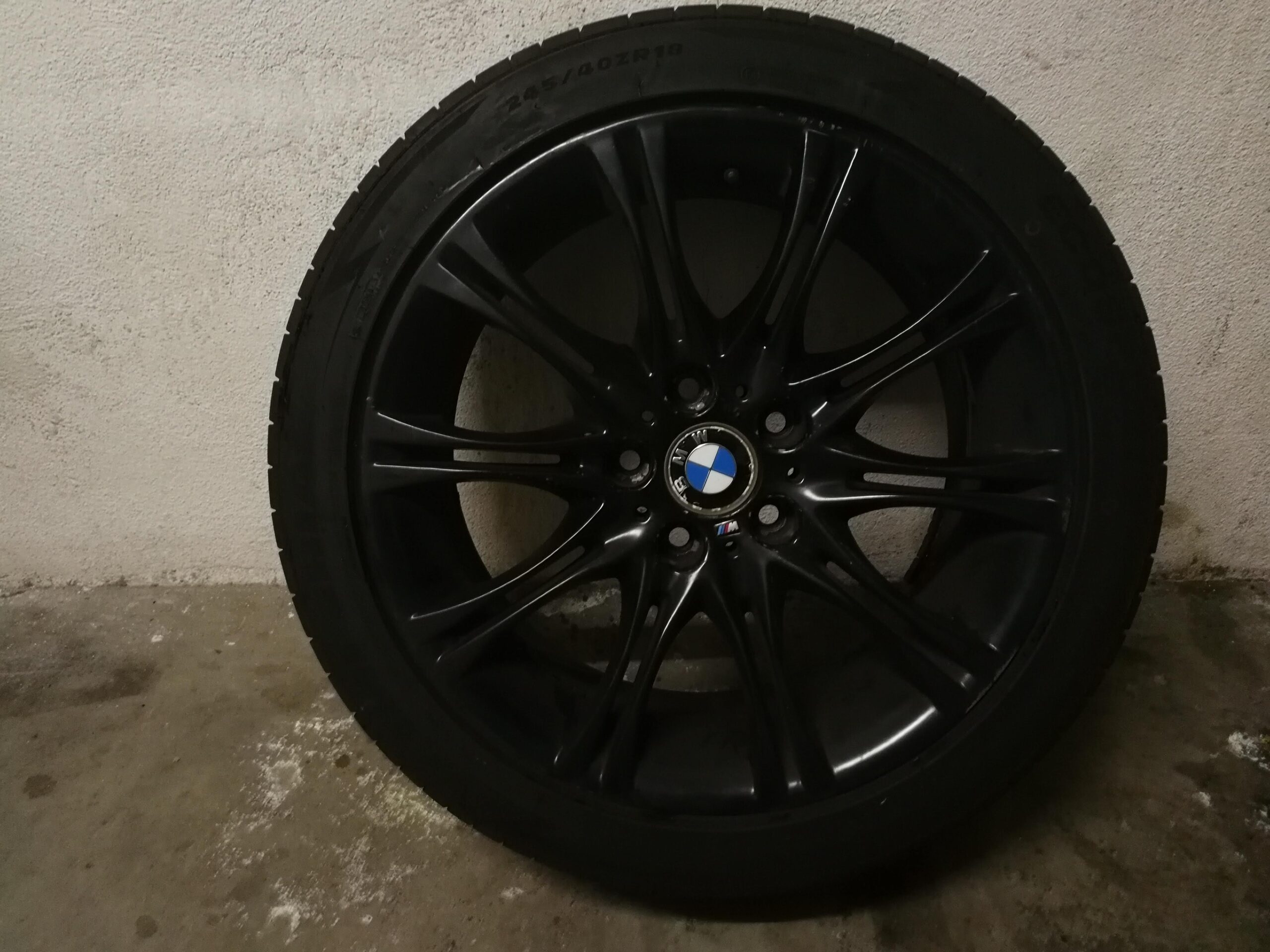 4 Sommerreifen mit original BMW Alufelgen 245/40 R18 M-Sport
