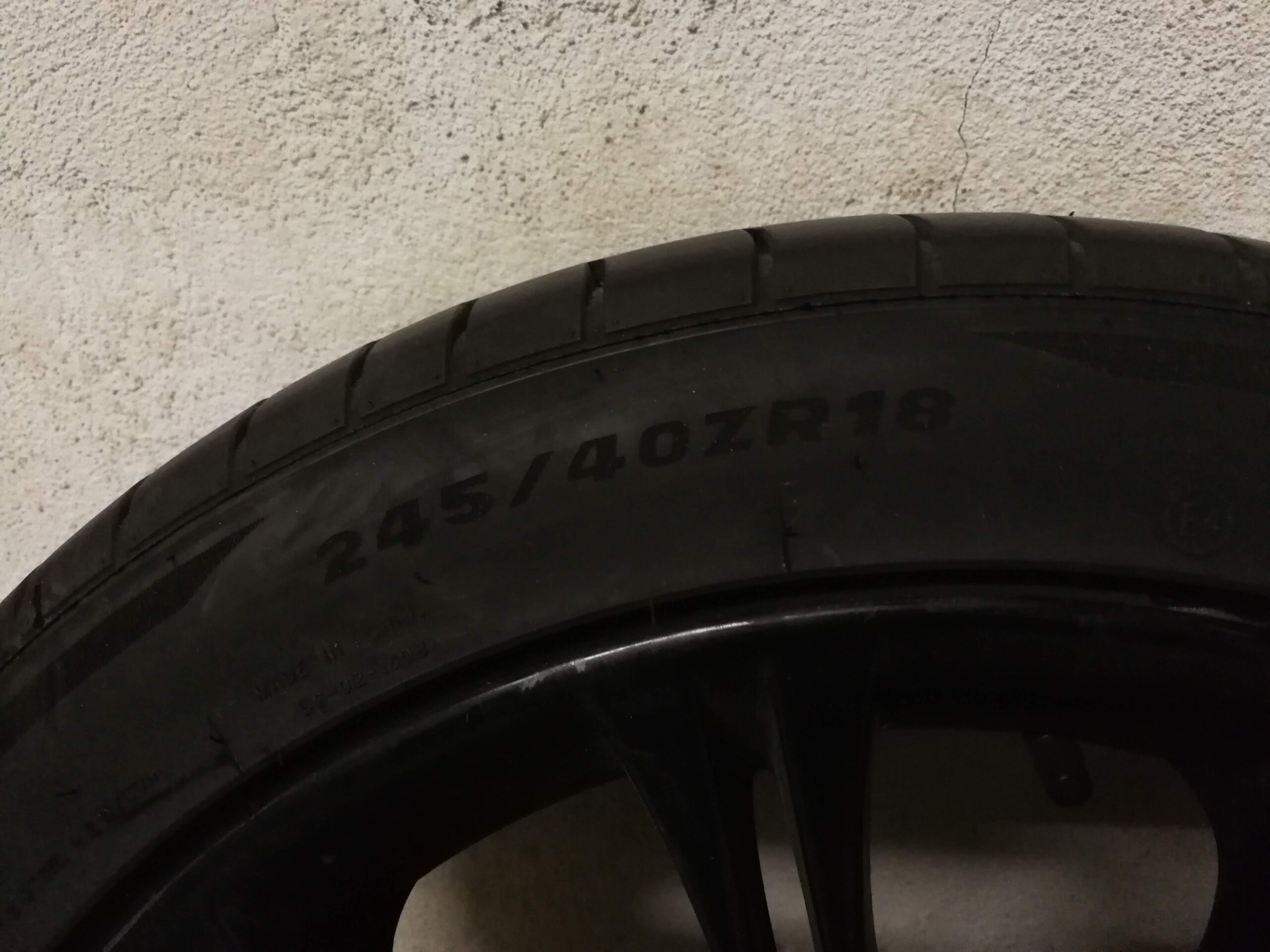 4 Sommerreifen mit original BMW Alufelgen 245/40 R18 M-Sport