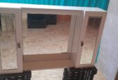 Badschrank mit Spiegel