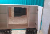 Badschrank mit Spiegel