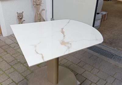 7_Tisch_Hufeisen_Marmor