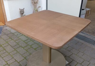 9_Tisch_quadrat_Eiche-Schach