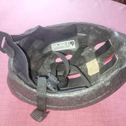 Verkaufe Fahrradhelm für Kinder / Vendo casco da bici per bambini