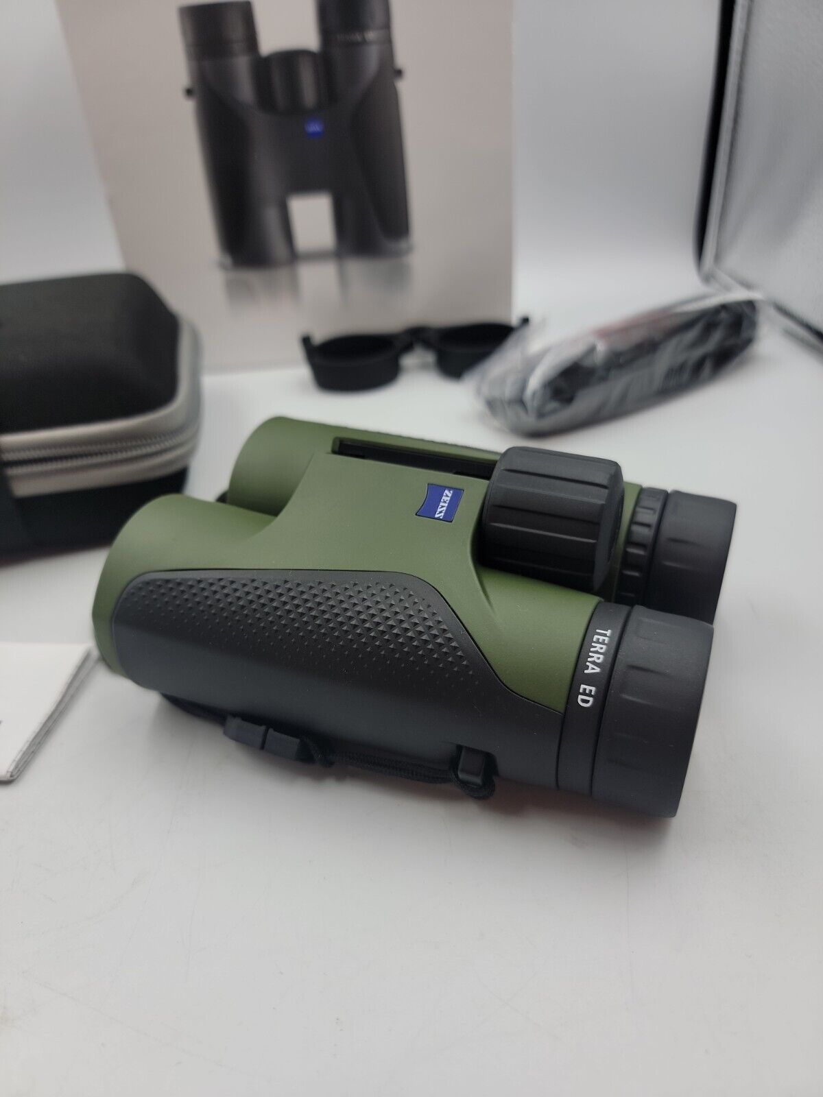 Binocolo da esterno ZEISS Terra ED 10x 42 mm, verde