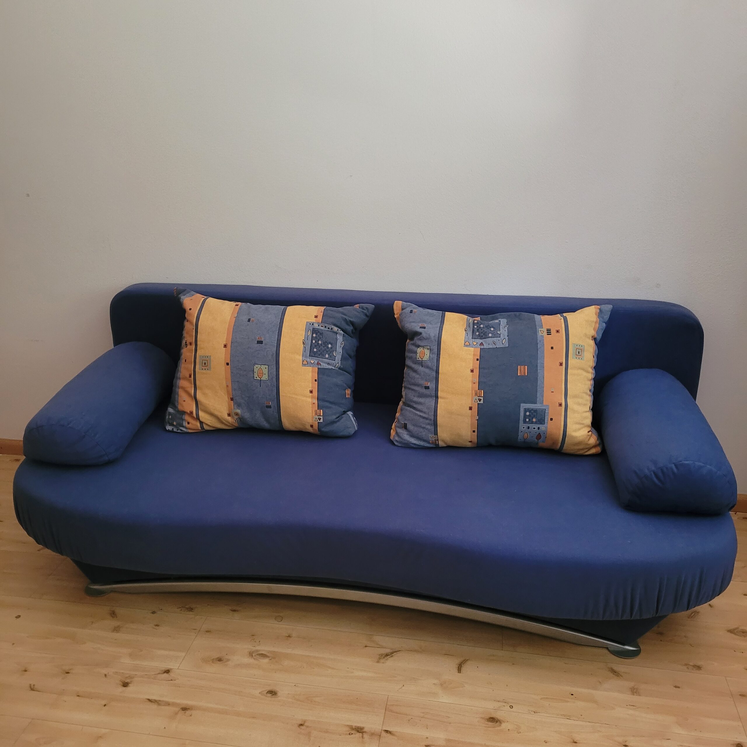 Verkaufe neuwertiges Sofa/Vendo divano come nuovo