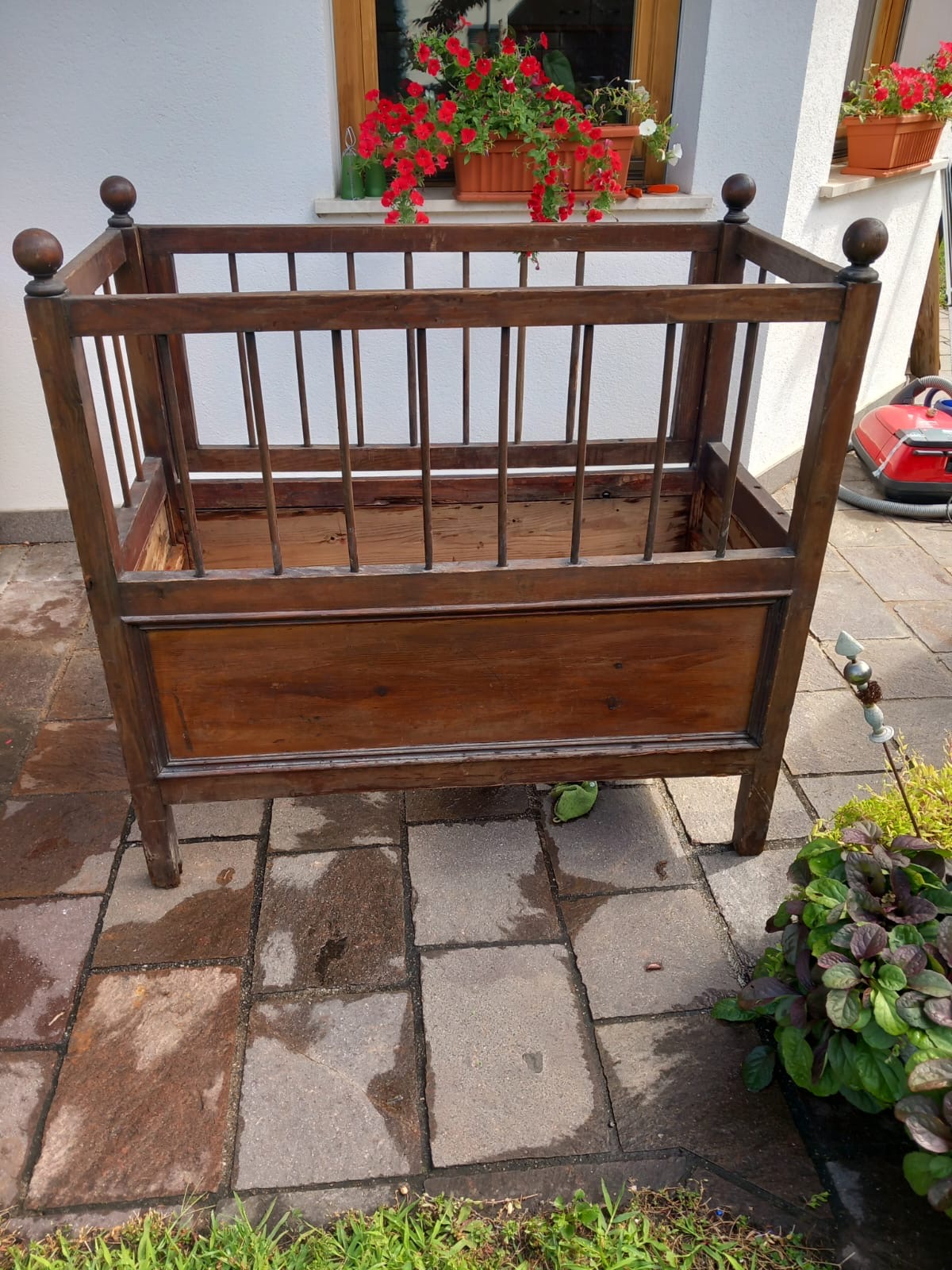 100 jähriges Kinderbett