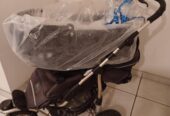 Verkaufe im Auftrag neuen Kinderwagen / Vendo per conto terzi passeggino nuovo