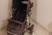 Verkaufe im Auftrag neuen Kinderwagen / Vendo per conto terzi passeggino nuovo