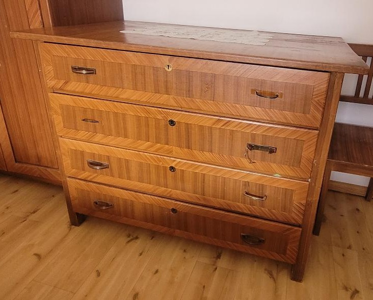 Verkaufe 2 Kommoden aus Holz / Vendo 2 cassettiere in legno