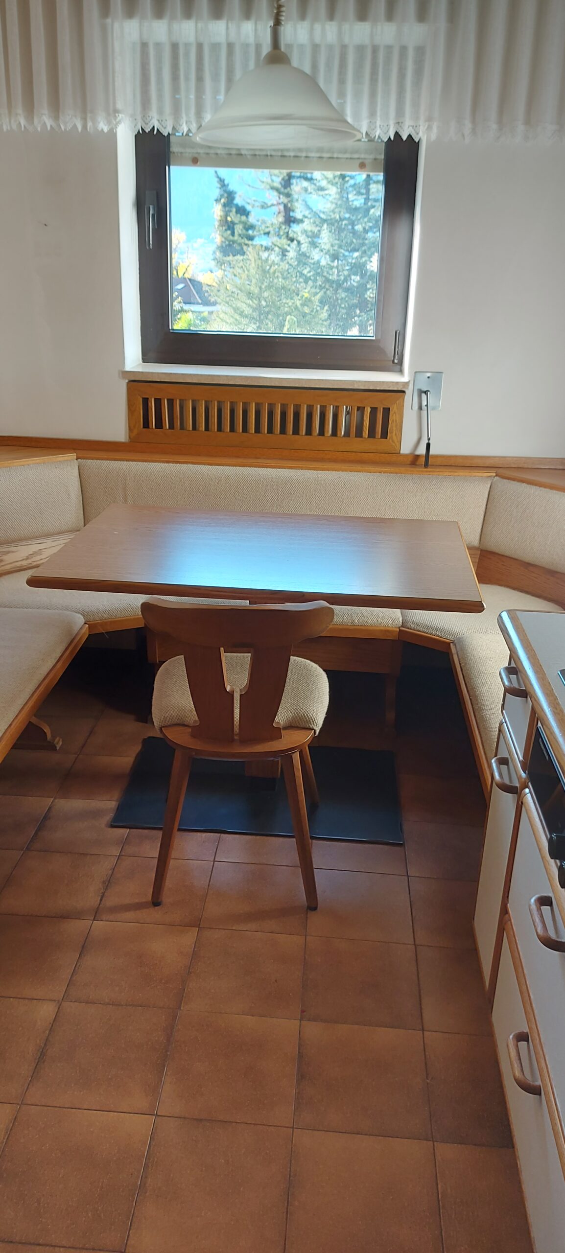 Zu verschenken, Wohnungseinrichtung