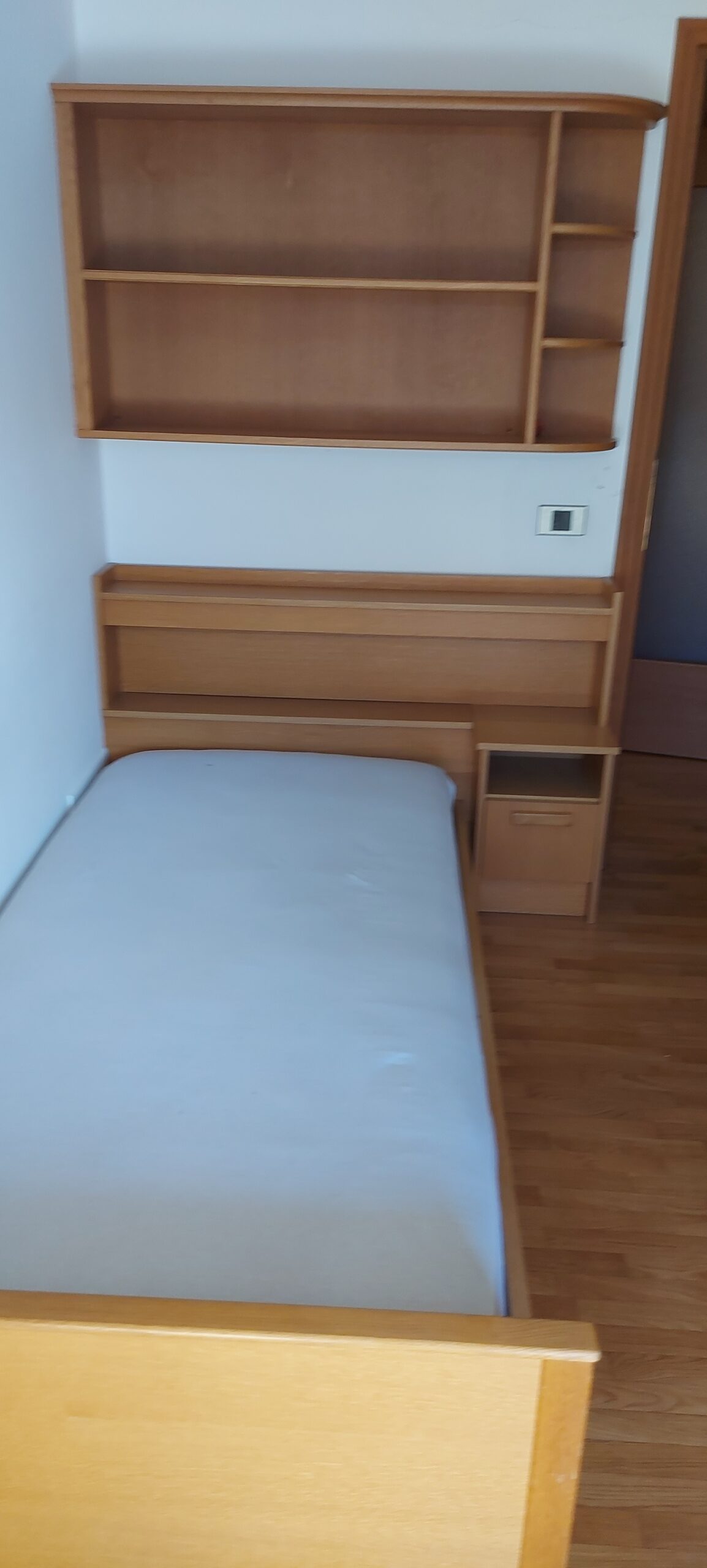 Zu verschenken, Wohnungseinrichtung