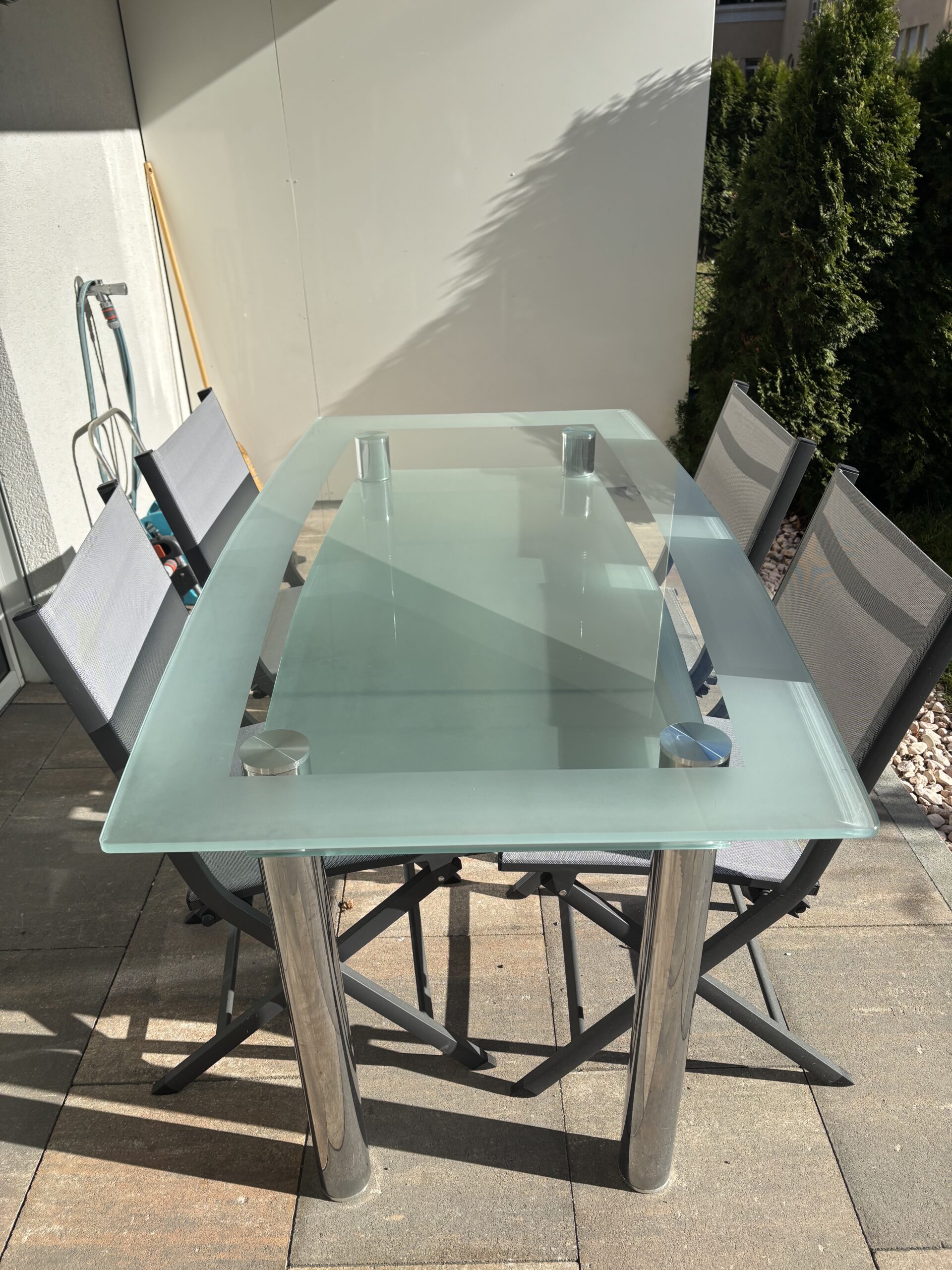 Gartentisch mit Stühlen