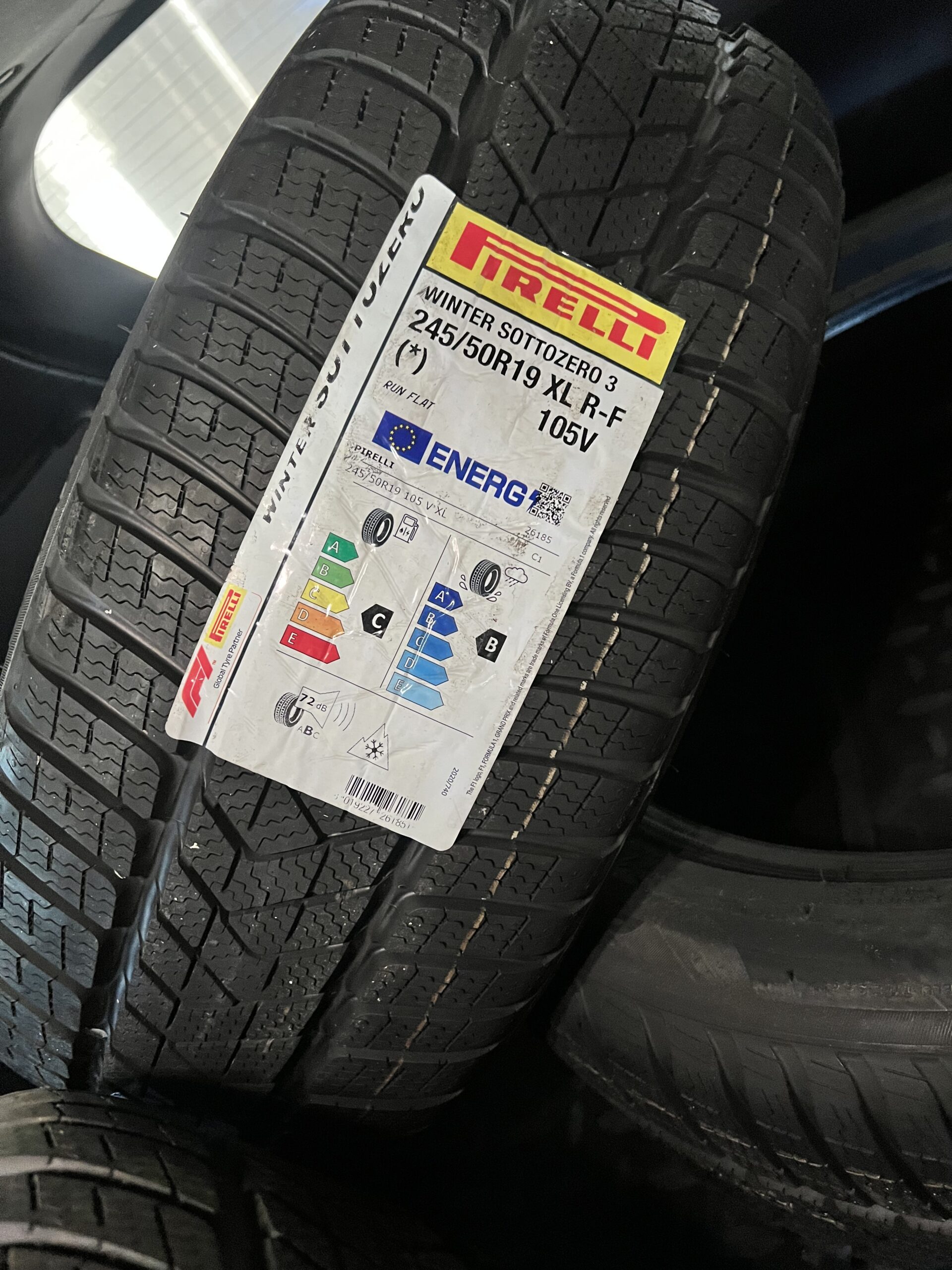 Winterreifen Pirelli 245/50/19 neu