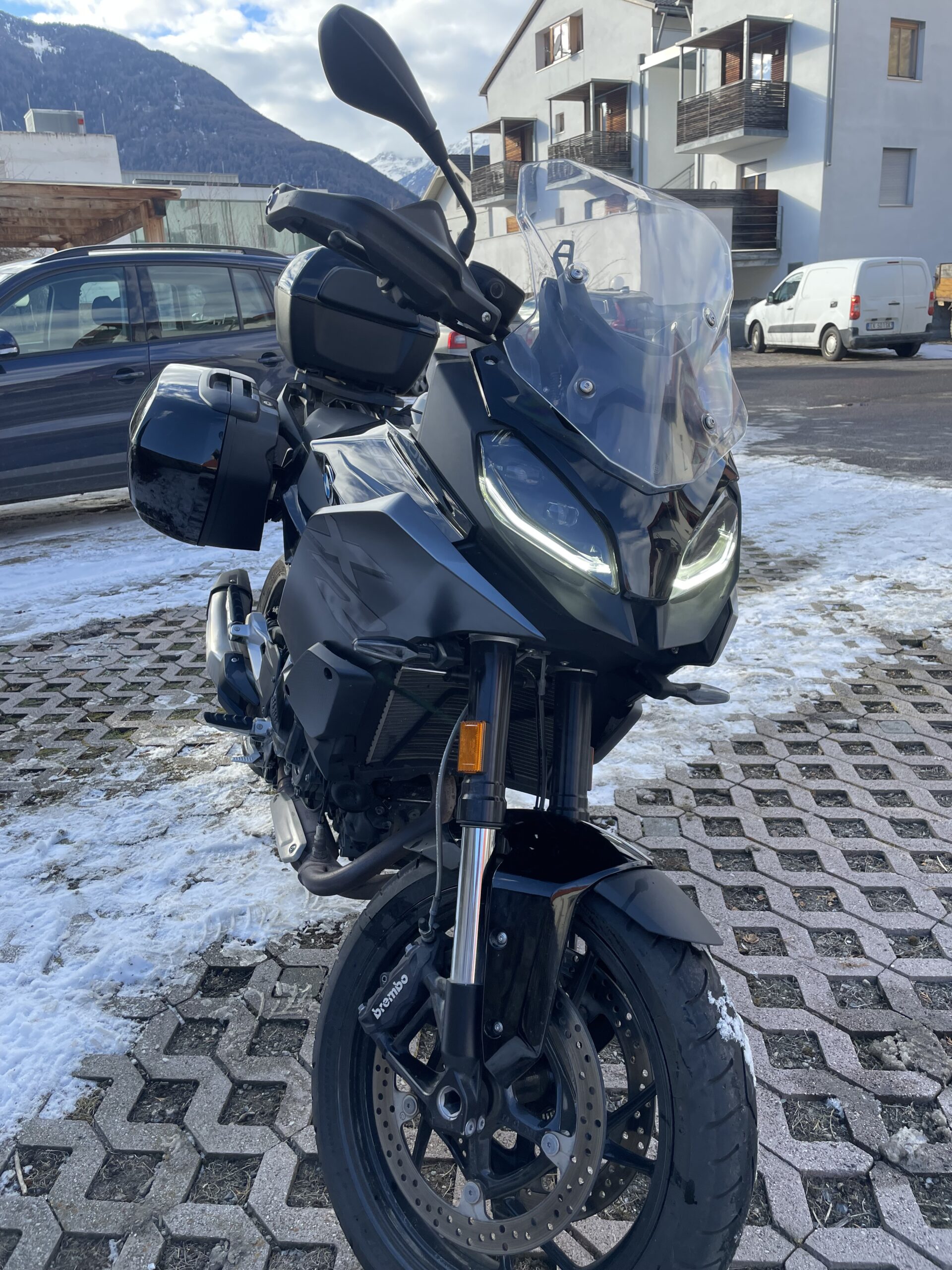 BMW F900 XR