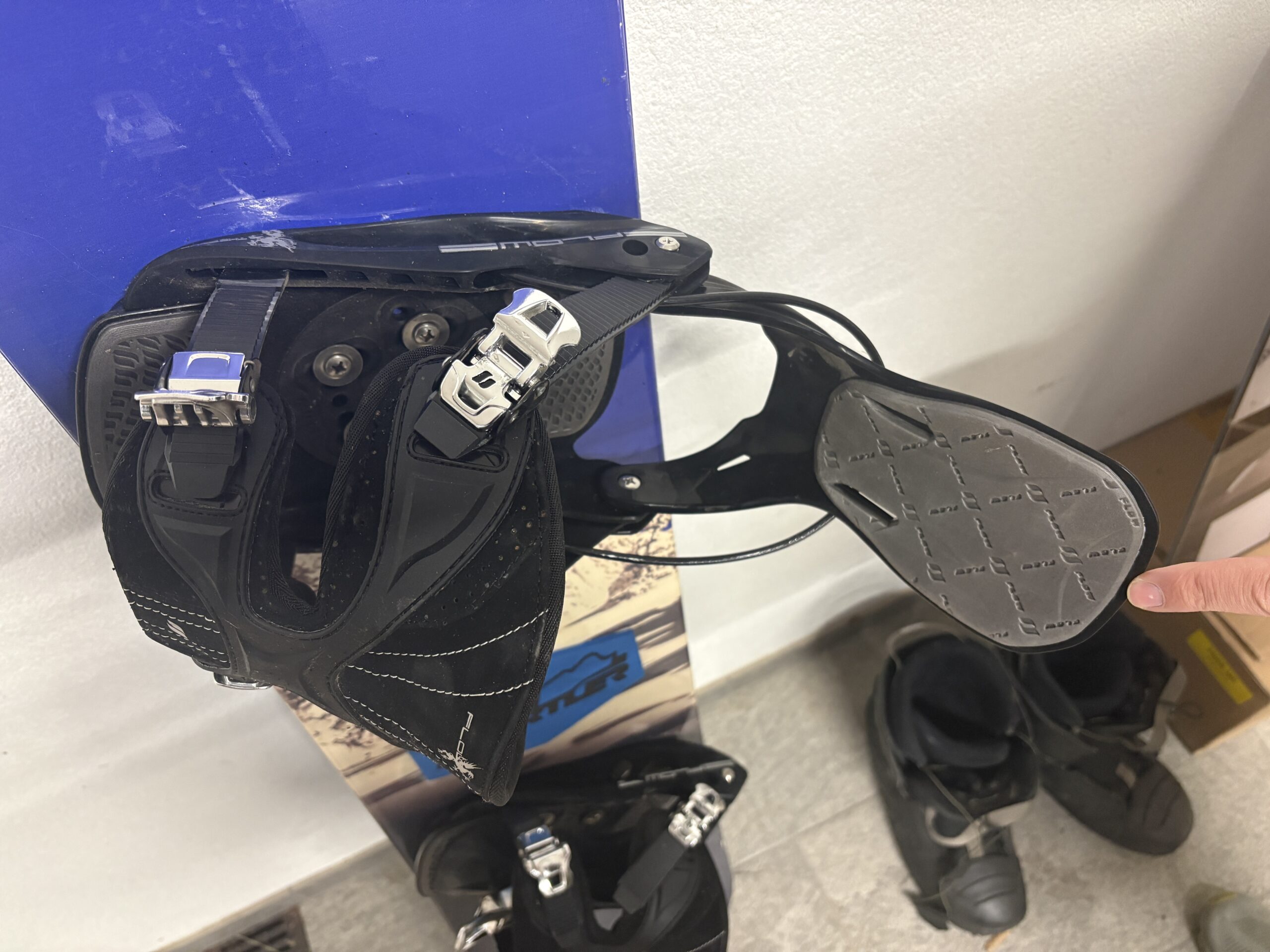 Snowboard mit Flow Bindung + Schuhe