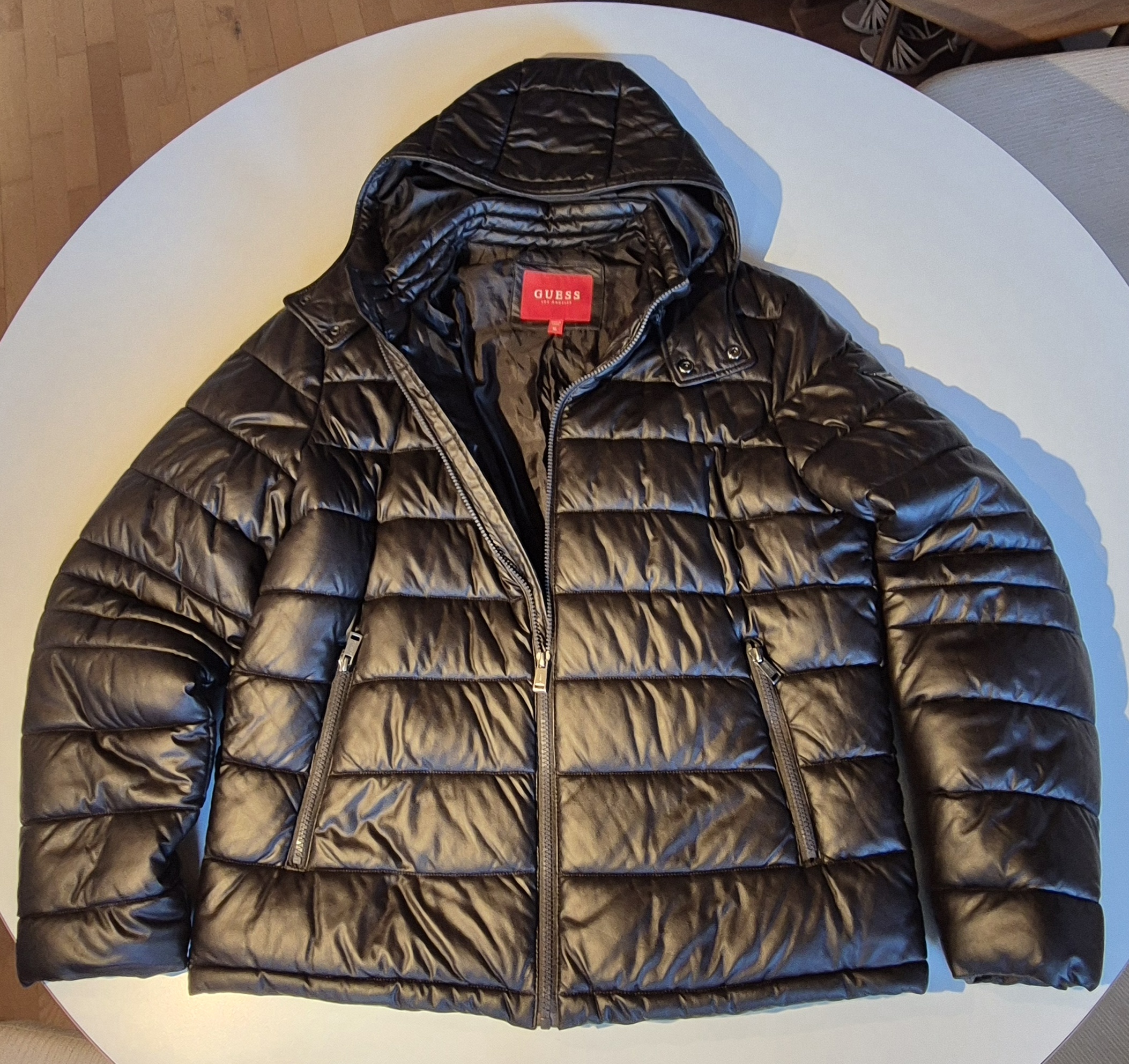 Verkaufe schöne braune Guess-Jacke!