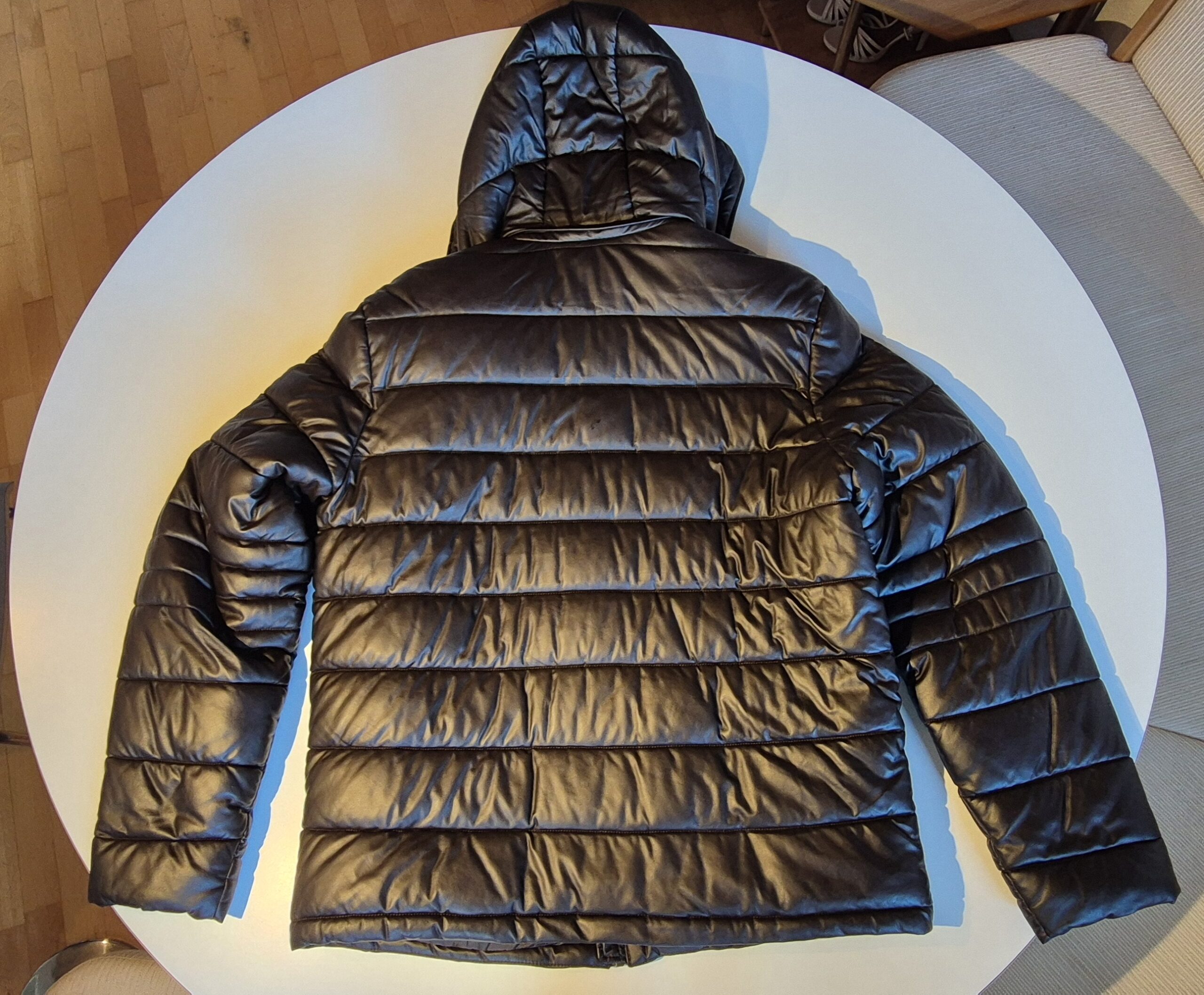 Verkaufe schöne braune Guess-Jacke!
