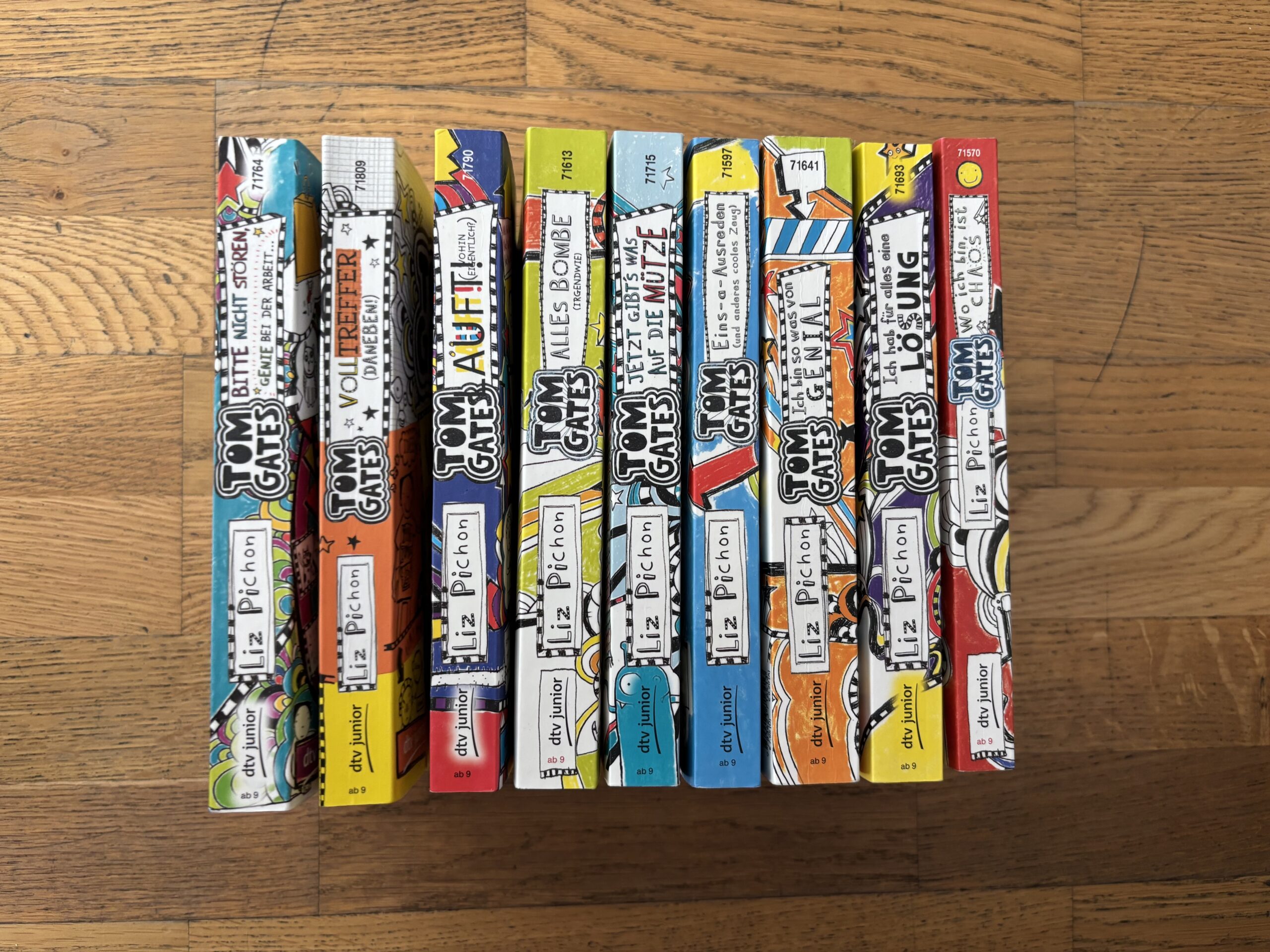 Verschiedene Tom Gates Taschenbücher