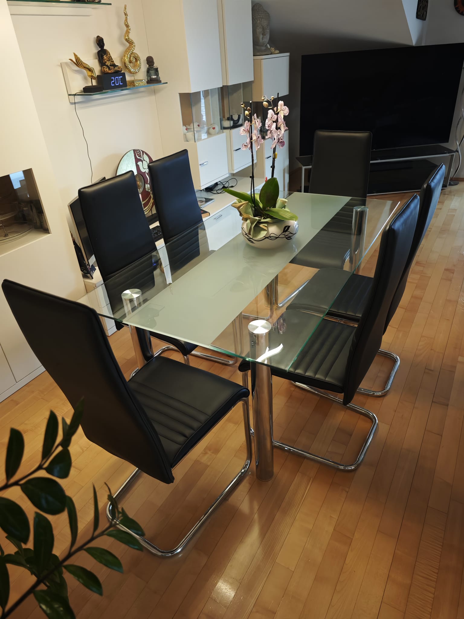 Esstisch mit 6 Stühlen