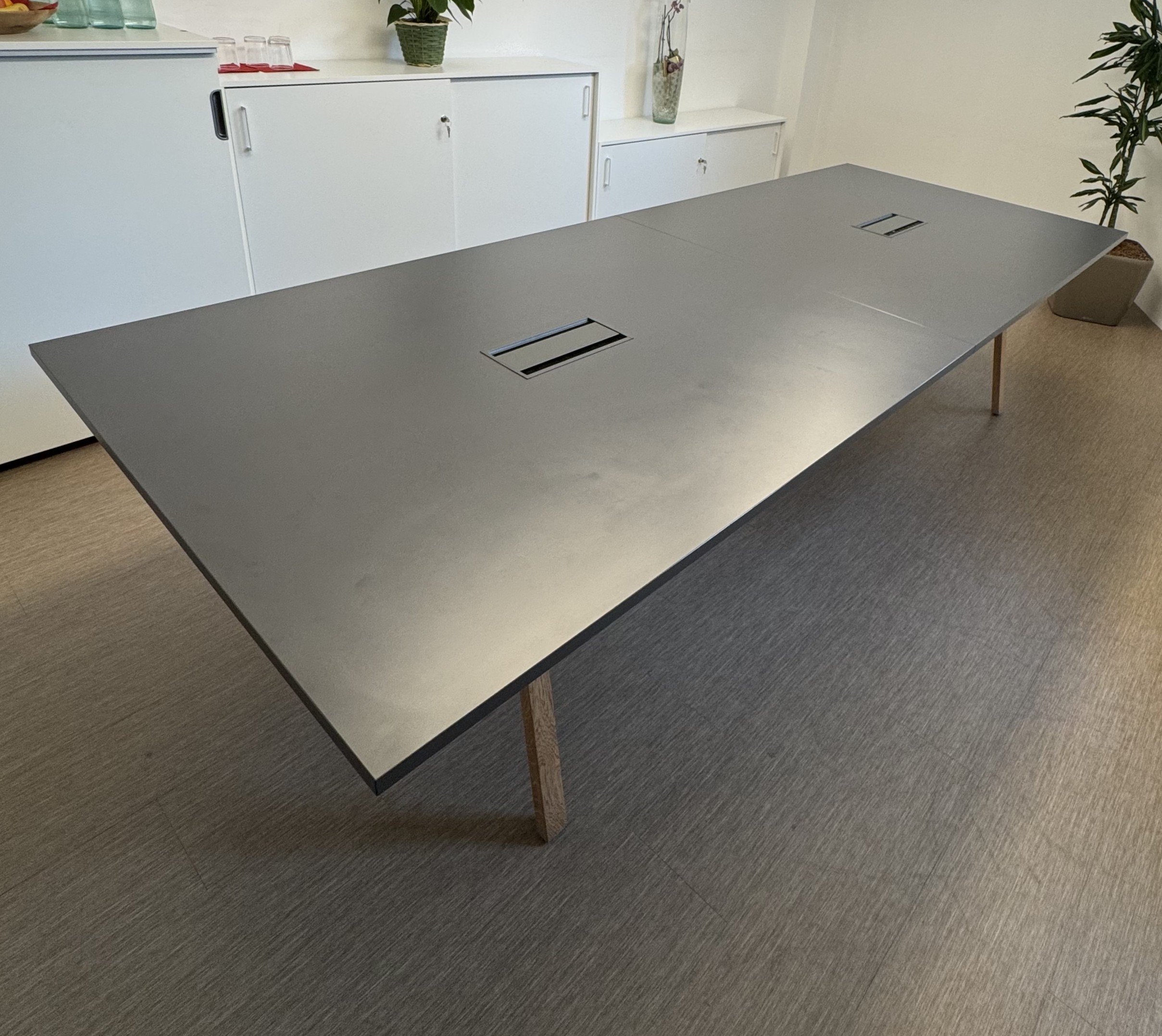 Besprechungstisch / Konferenztisch – 1.000 € VB