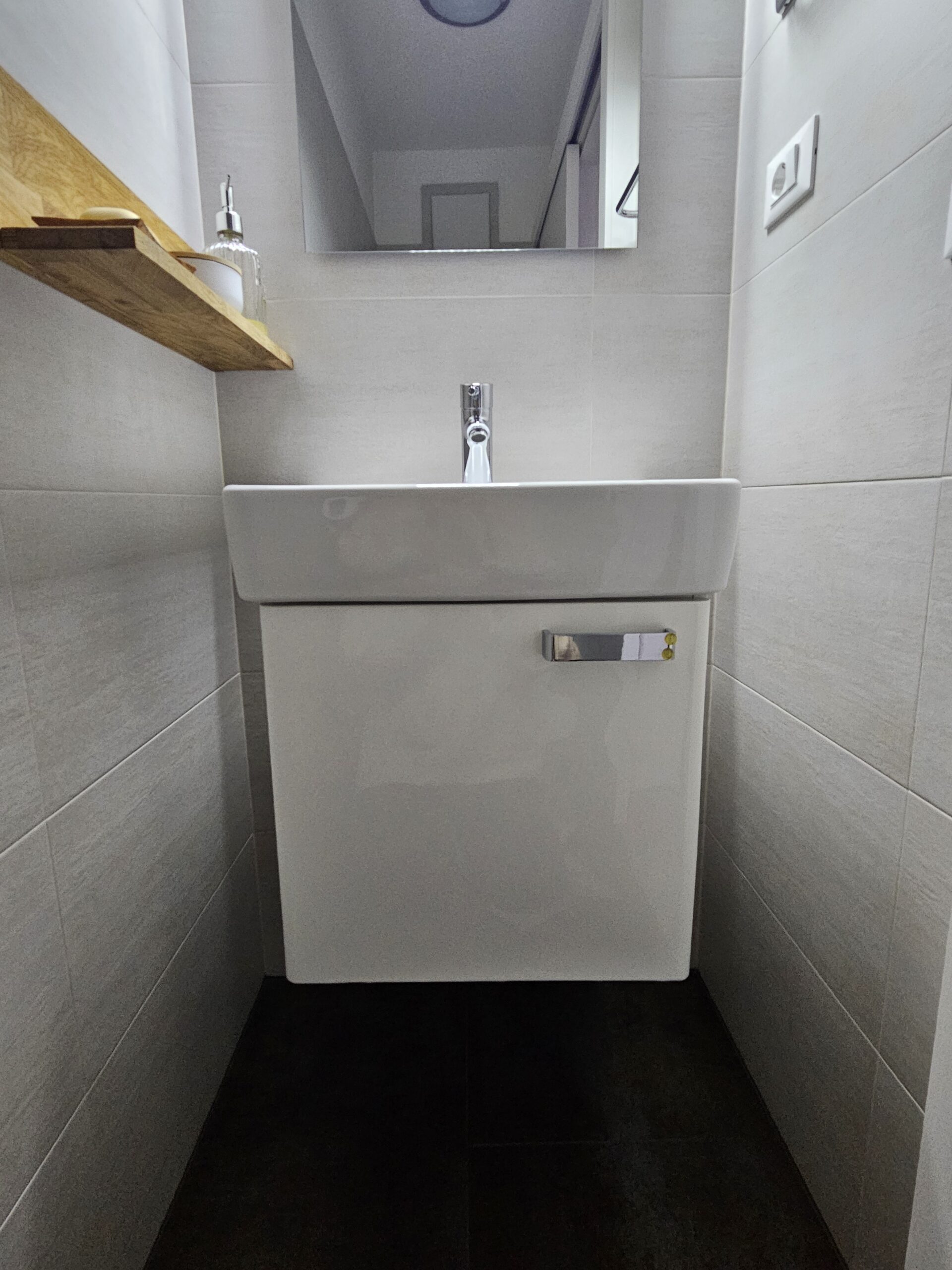 Waschbecken-Unterschrank