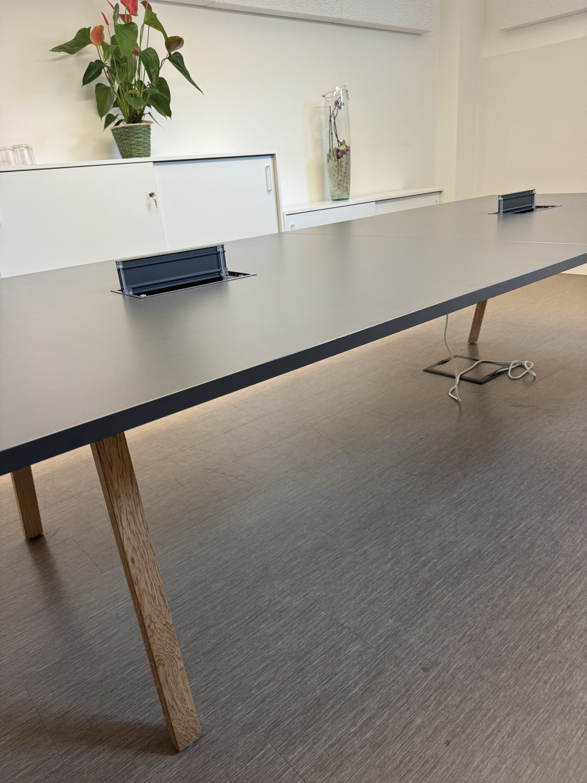 Besprechungstisch / Konferenztisch – 1.000 € VB