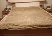 Schlafzimmer-Bettgarnitur (Bett, Kleiderschrank, Kommode)